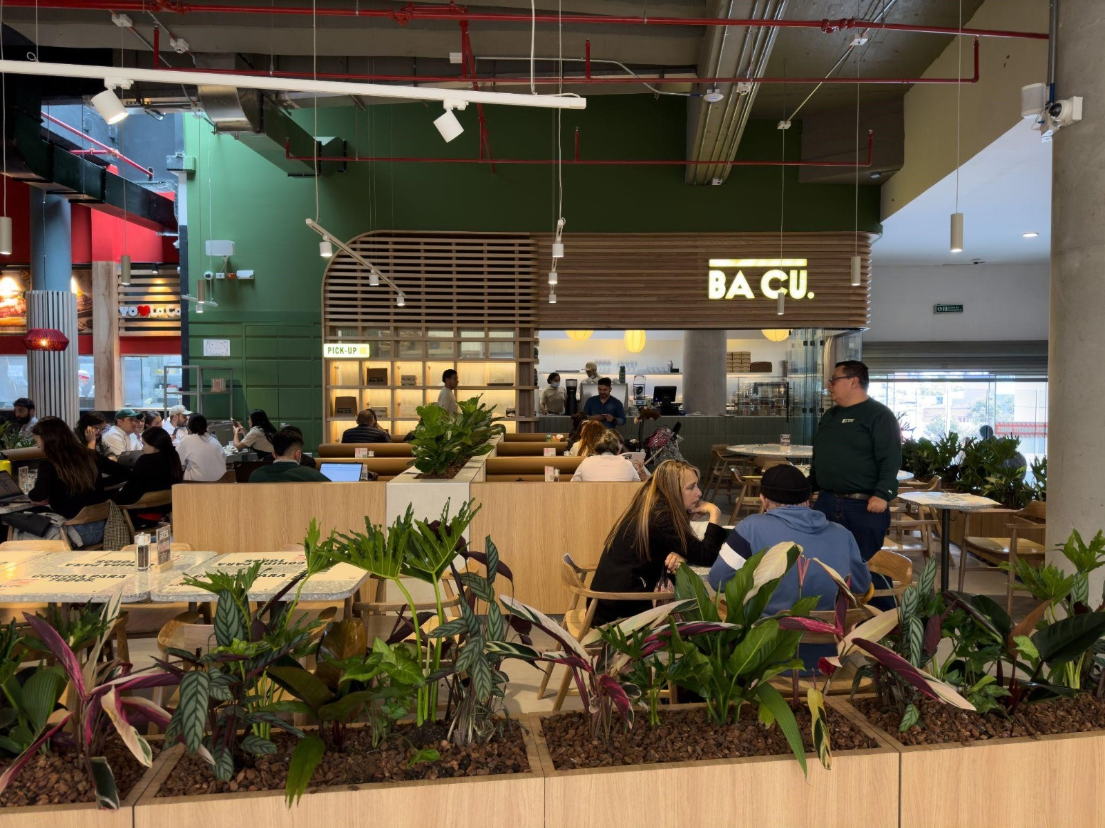 Bacu abre sus puertas en centros comerciales: Parque la Colina y Titán Plaza