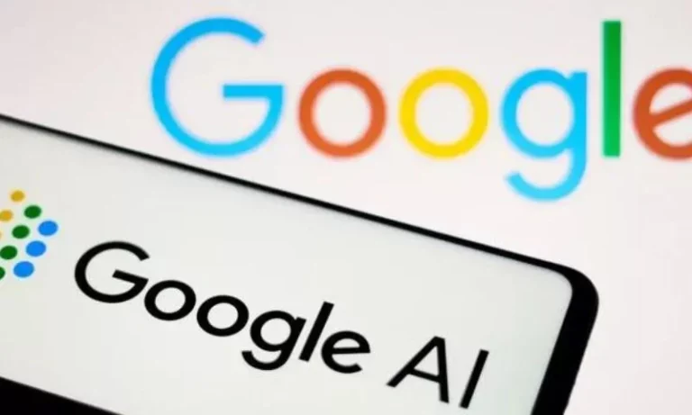 Celular de Google con Inteligencia artificial y el logo del Google al fondo